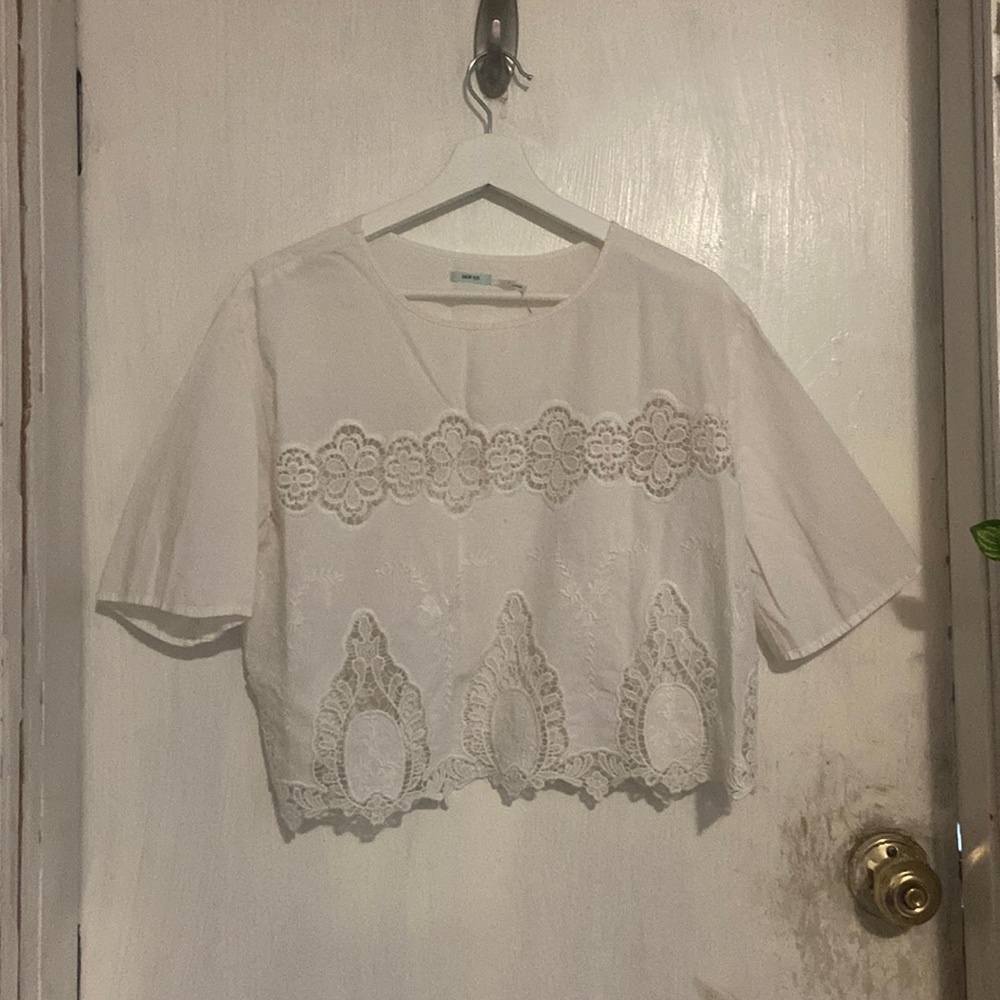 White crochet crop top